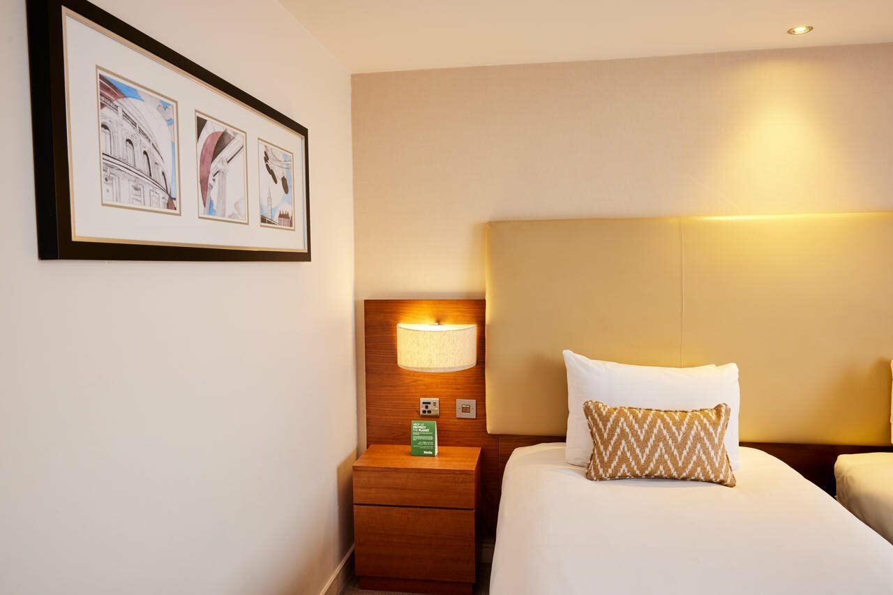 Фото Thistle London Hyde Park Kensington Gardens