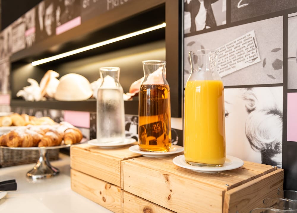 Фото Hotel Troja