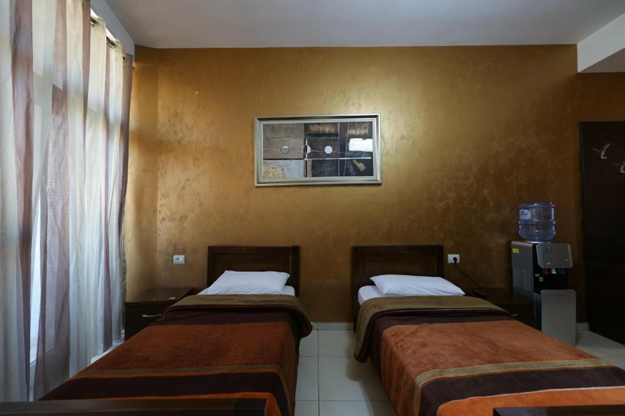 Фото Gjuta Hotel