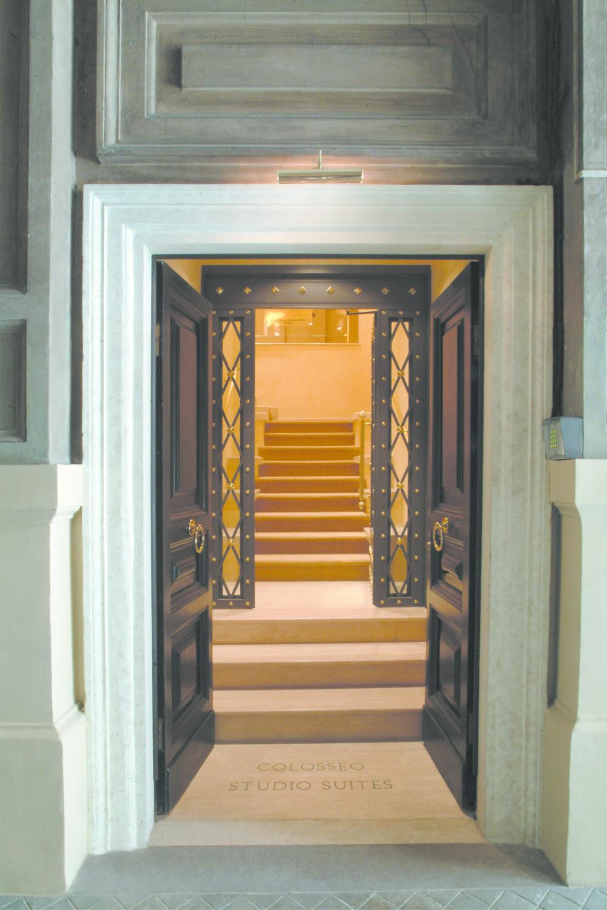 Фото Colosseo Studio Suites