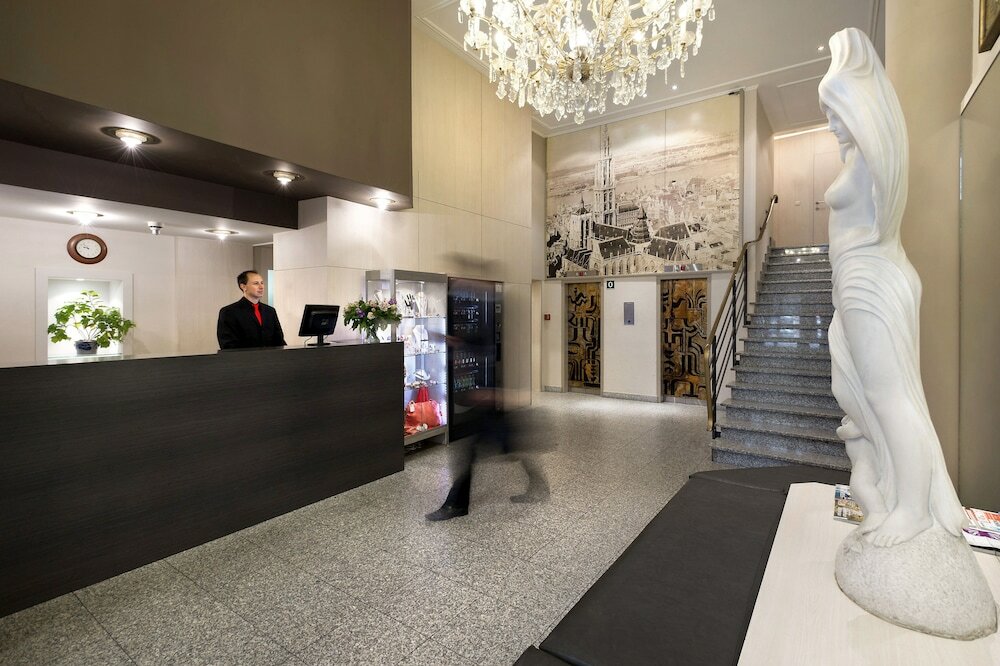 Фото отеля 2