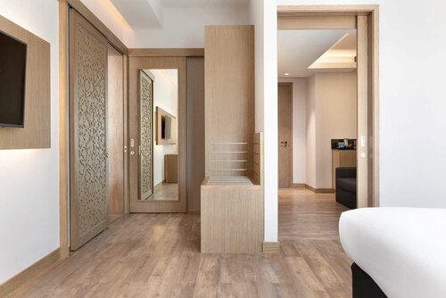 Гостиница Ramada Encore by Wyndham Muscat Al Ghubra в Баушаре