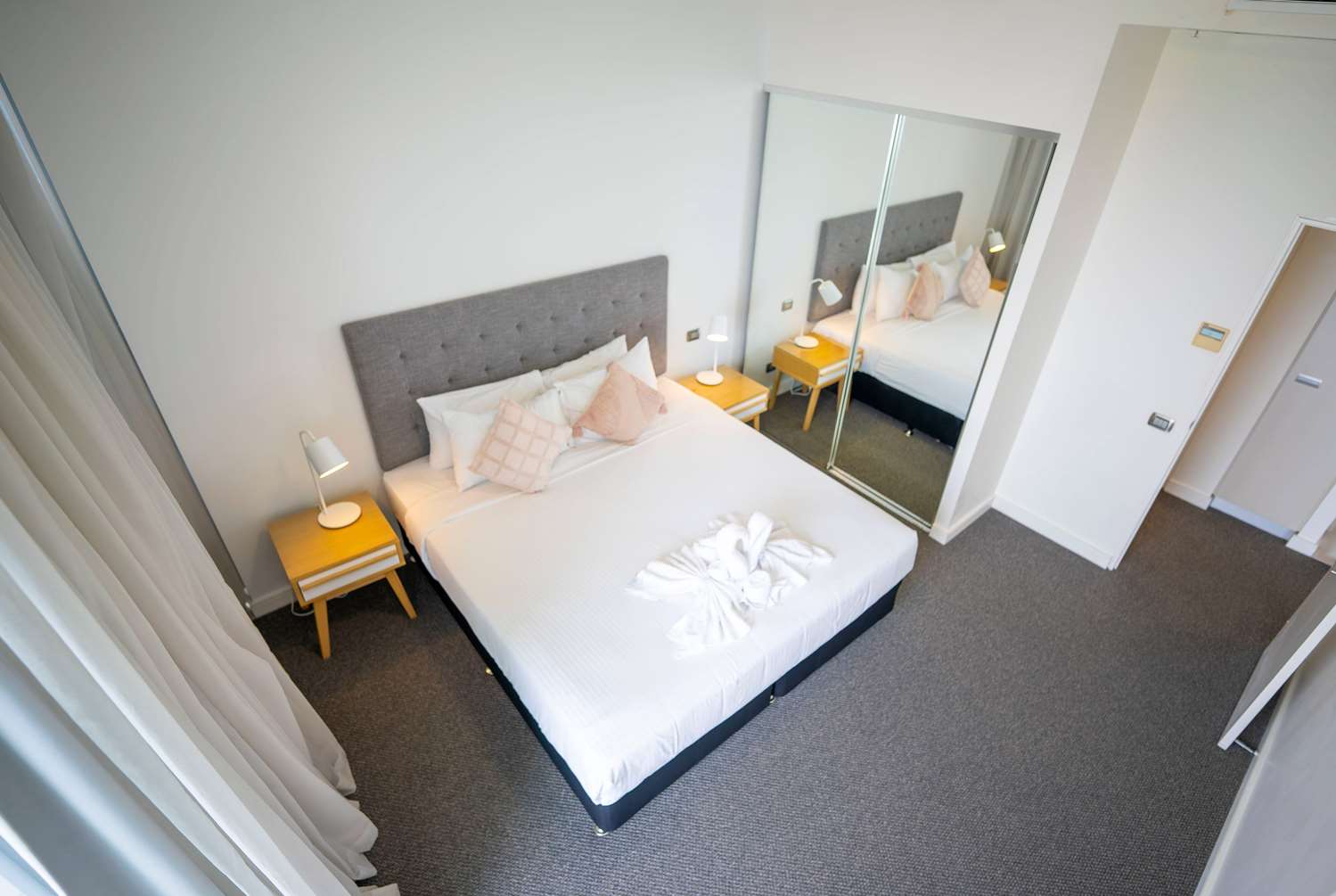 Фото Wyndham Hotel Surfers Paradise