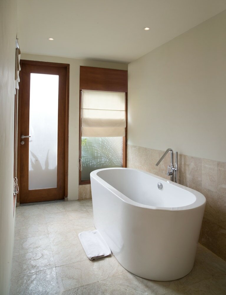 Фото Ubud Village Hotel