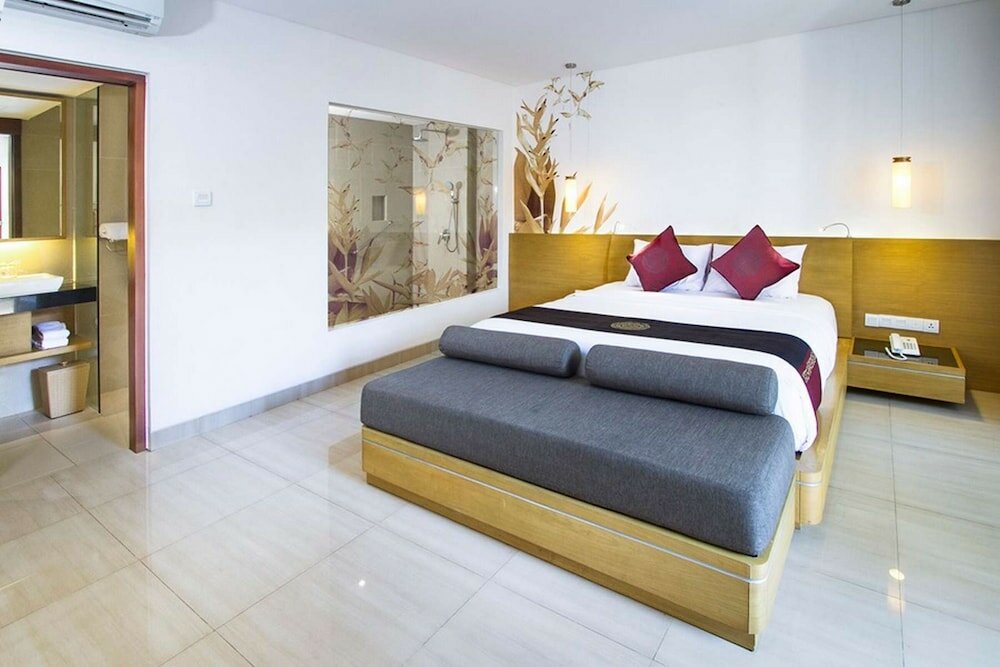 Фото Kuta Beach Club Hotel