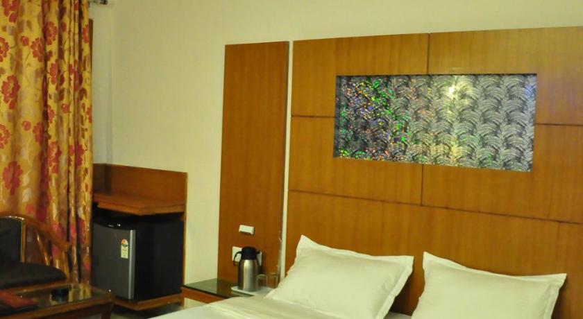 Фото Hotel Basera Brij Bhoomi