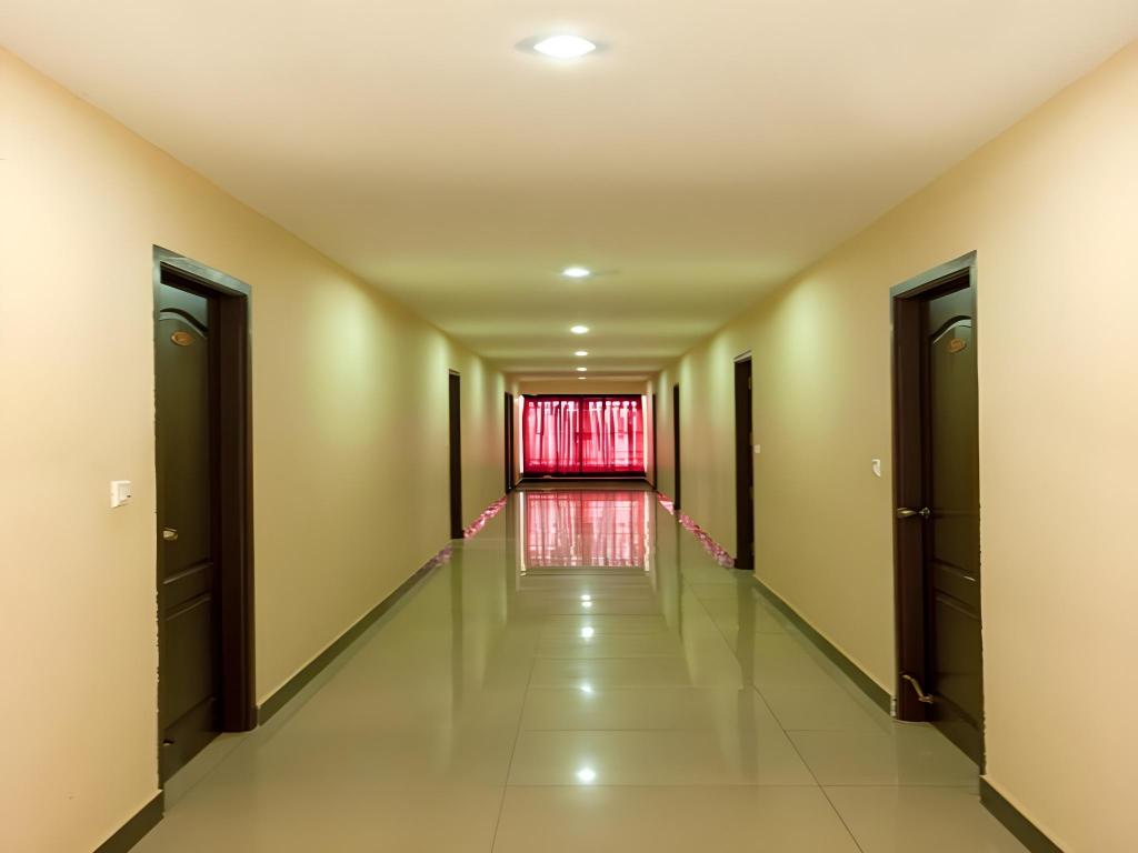 Фото Hotel Subham