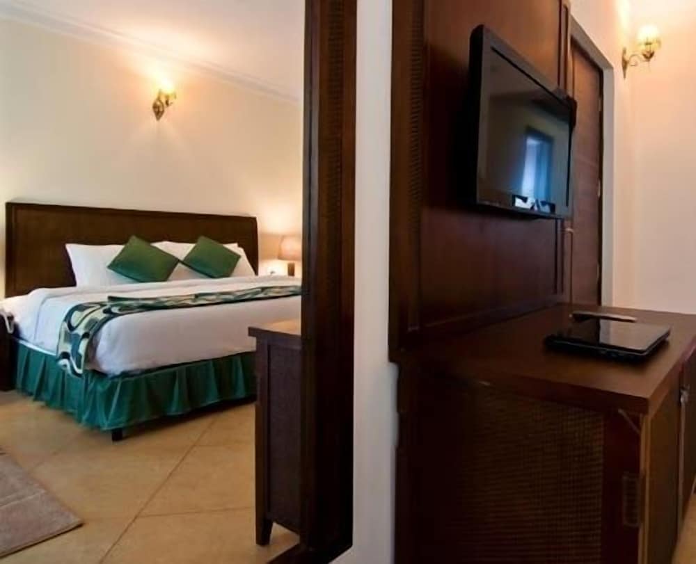 Фото Ramada by Wyndham Goa Arpora