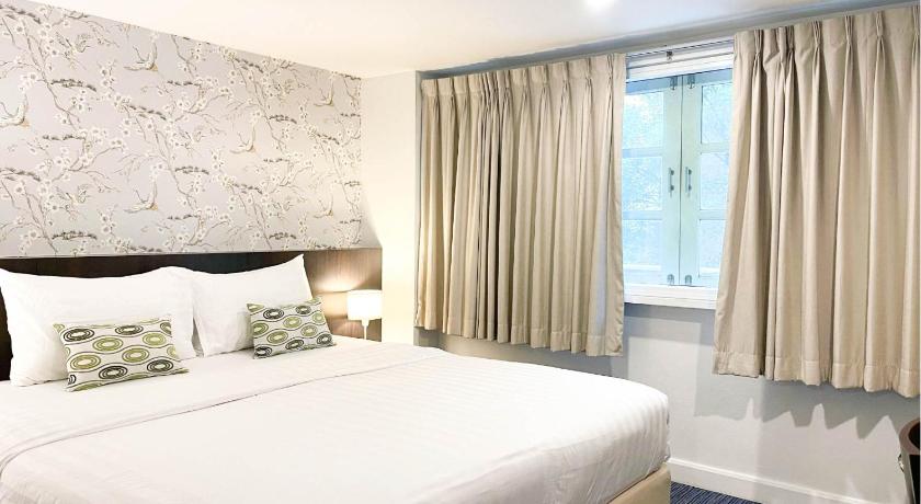 Фото 24 Inn Hotel