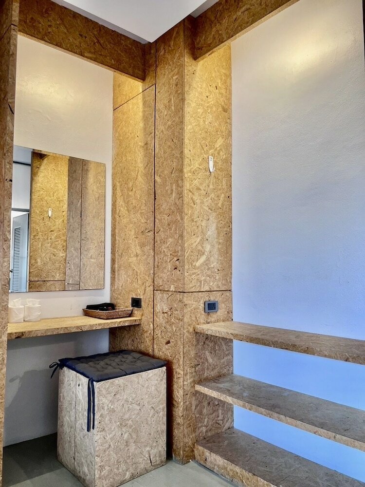 Фото Hugger Hostel - Adults Only