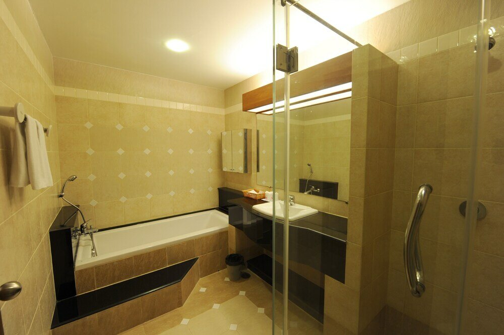 Фото The Whitehouse Condotel