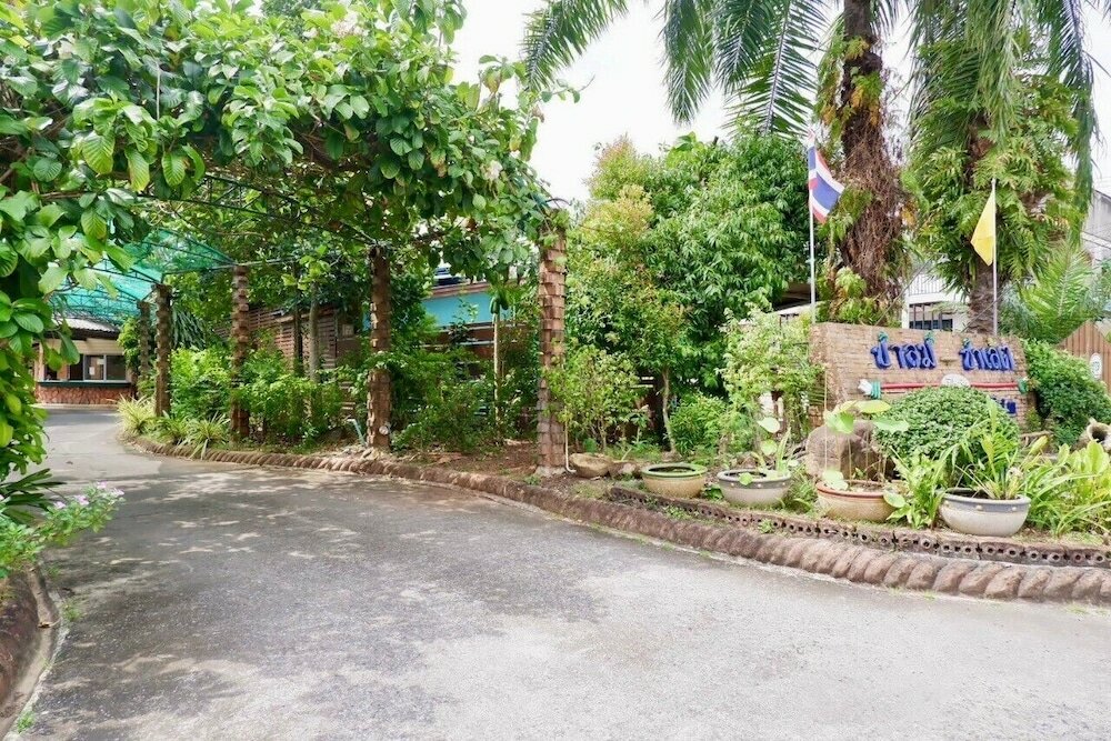 Фото Palm Chalet Resort