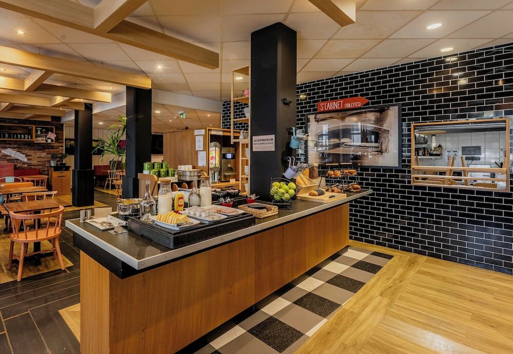 Фото B&B HOTEL Lille Roubaix Centre Grand-Place