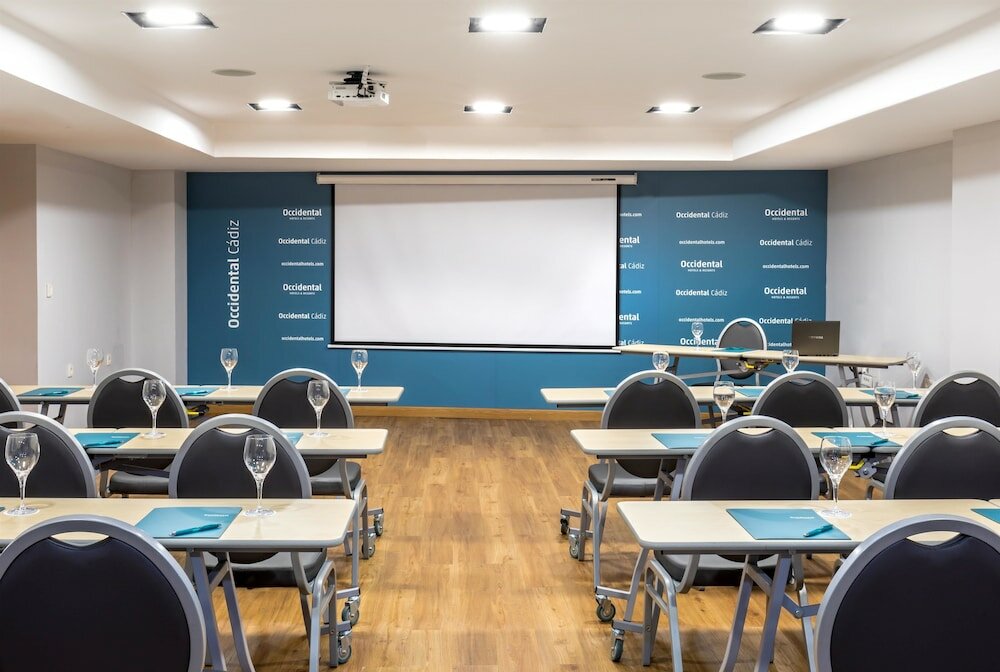 Фото Occidental Cádiz