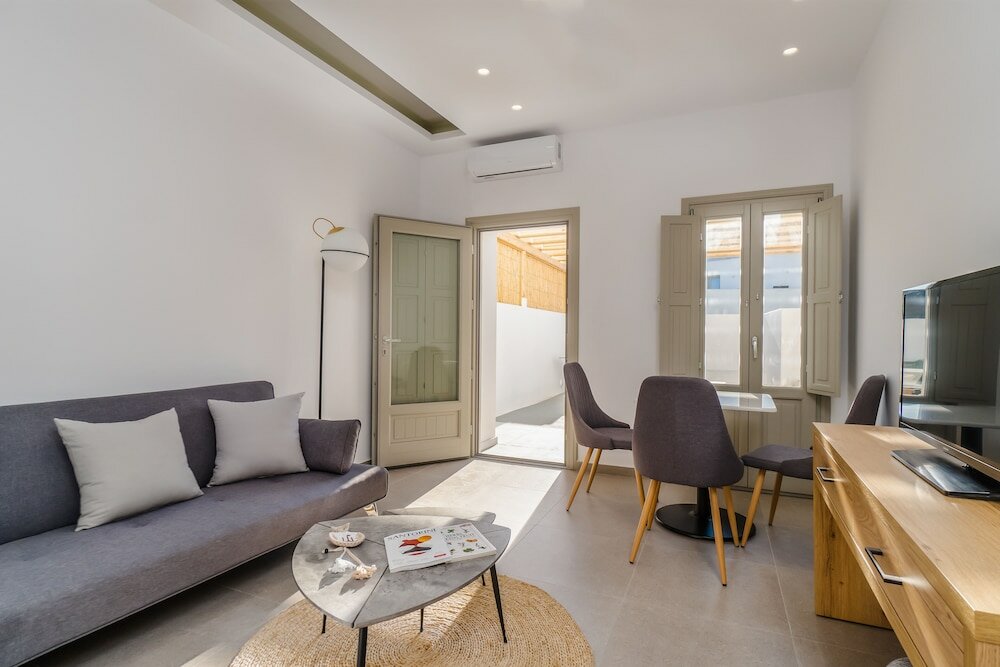 Фото Symphony Suites