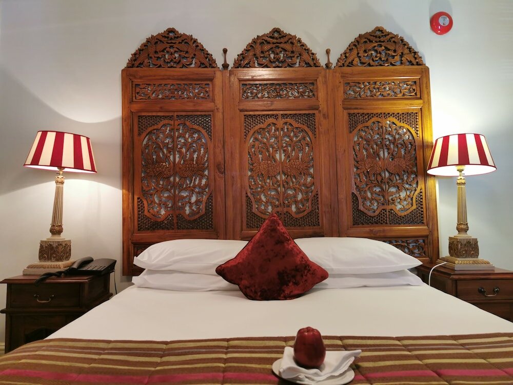 Фото Twenty Nevern Square Hotel