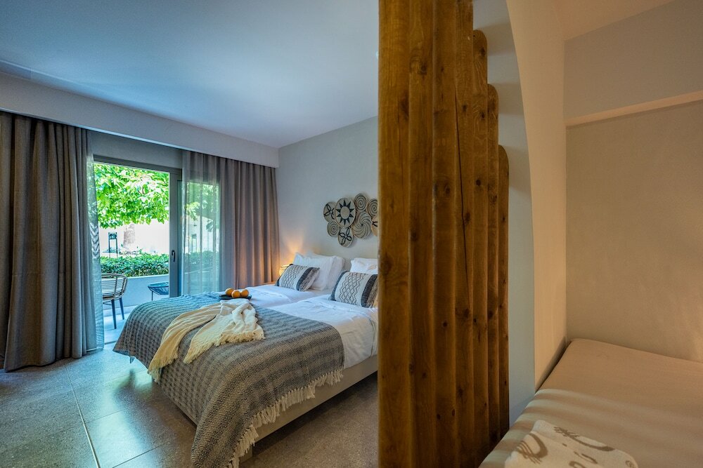 Фото Eliros Mare Beachfront Poem Hotel