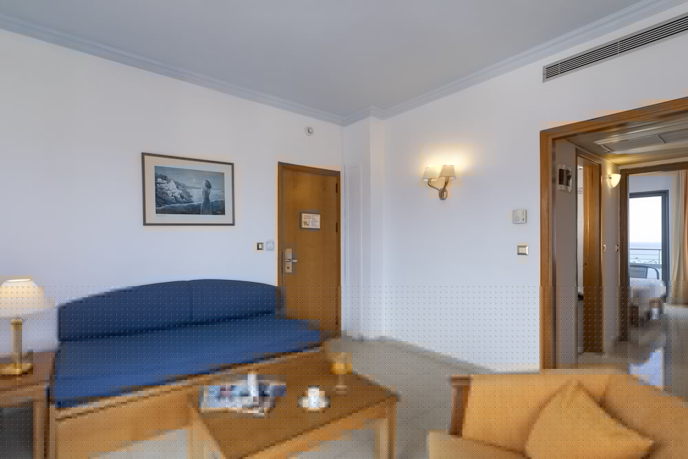 Фото Blue Horizon Hotel