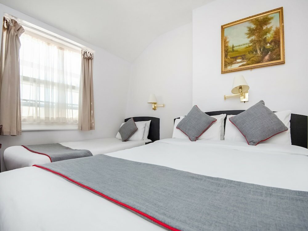 Фото St Georges Hotel Pimlico