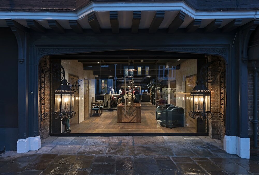 Фото The Falstaff Hotel