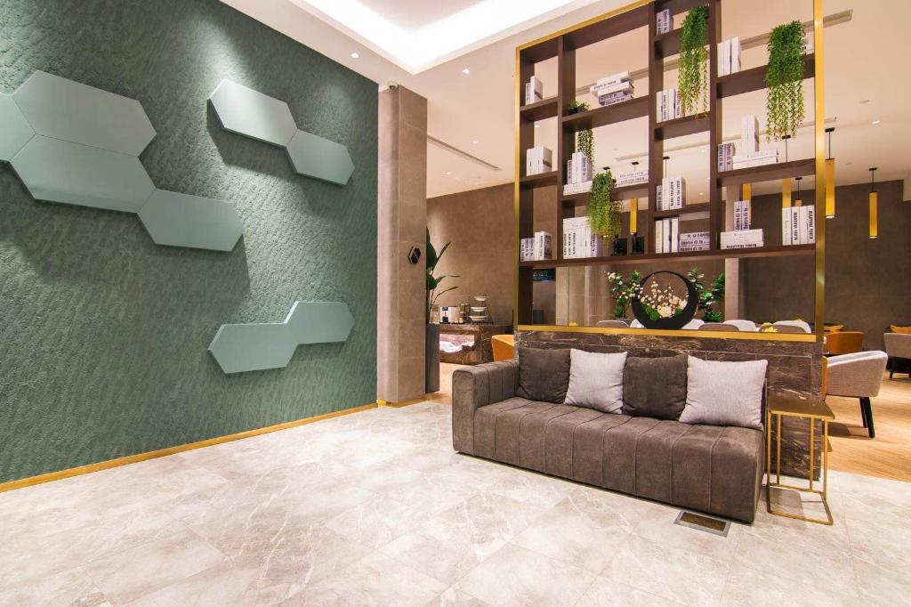 Фото Yitel Premium Shanghai Lujiazui Yuanshen Road Subway Station