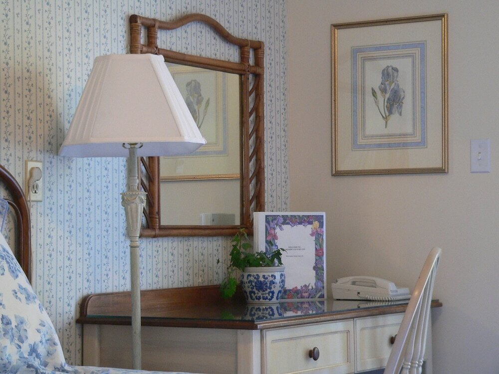 Фото Lakeside Country Inn