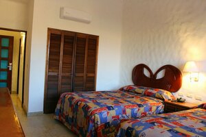 Hotel Quijote Inn (Sinaloa, Mazatlán, Calzada Camaron Sabalo), hotel