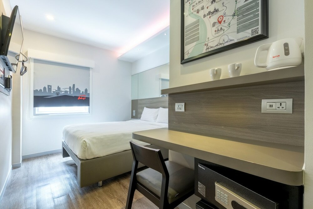 Фото Red Planet Bangkok Surawong