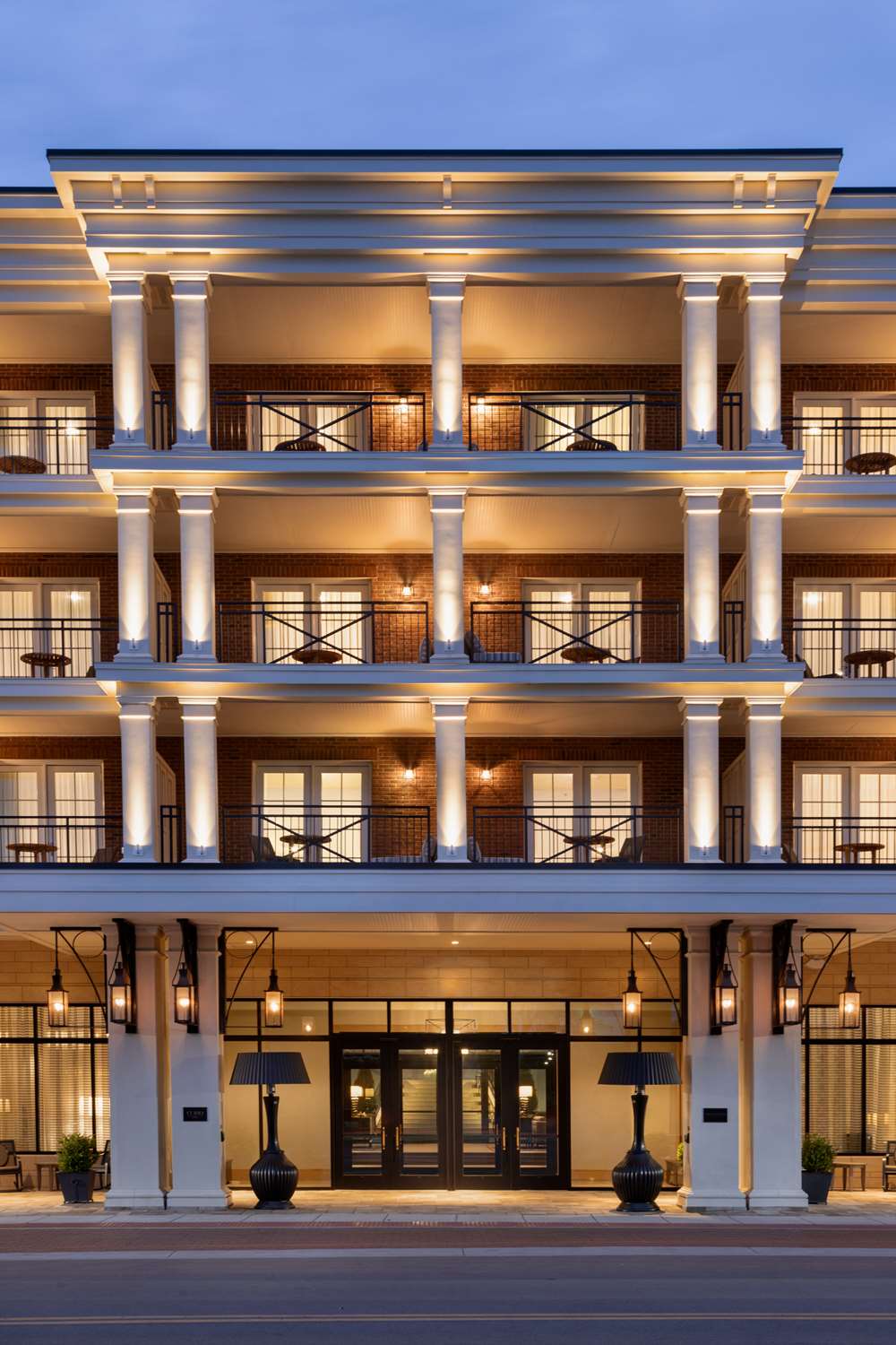 Фото The Harpeth Franklin Downtown, Curio Collection by Hilton