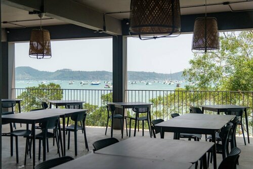 Внешний вид отеля Arch39 Phuket Beach Front в Чалонге, фото 3