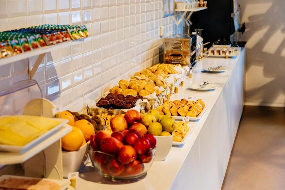 Фото Basic Braga by Axis