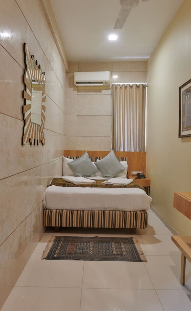 Фото Bentley Hotel Marine Drive