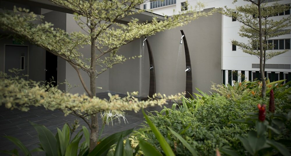 Фото V Hotel Bencoolen