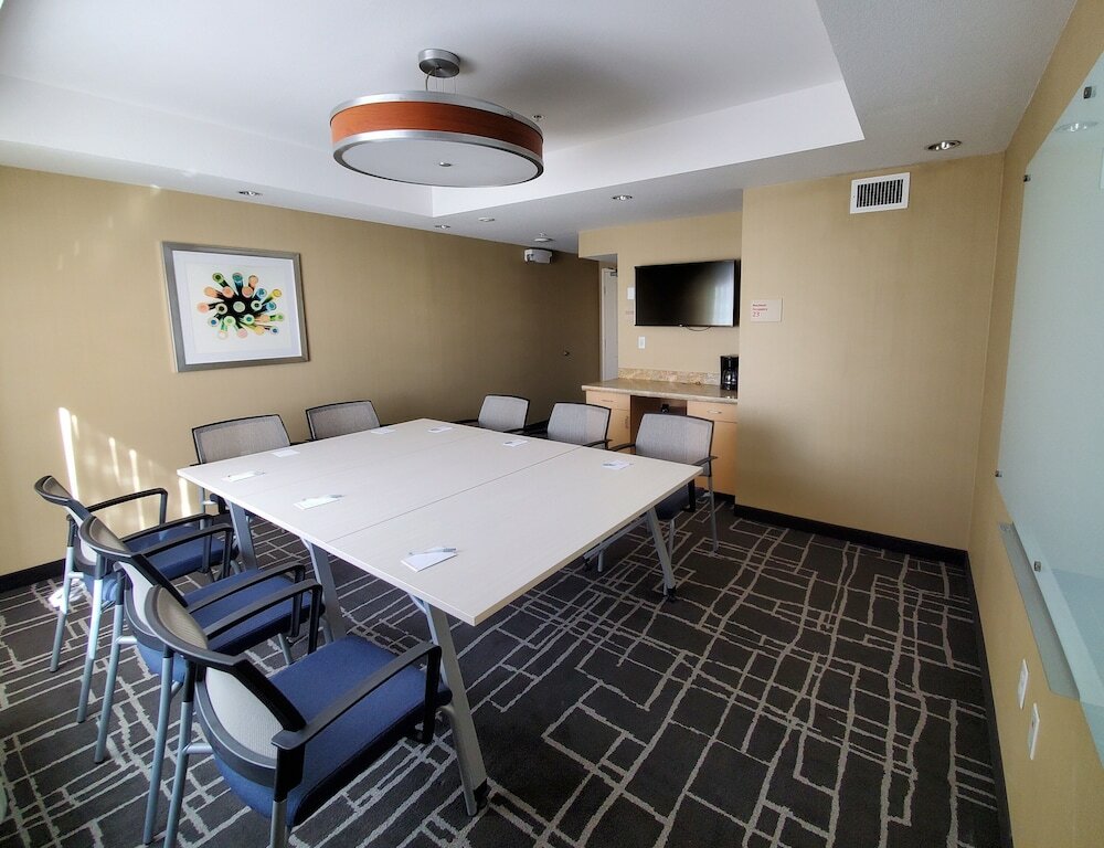 Фото TownePlace Suites by Marriott Denver Airport at Gateway Park