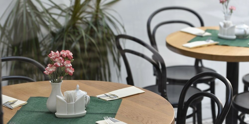 Фото Hotel At the White Lily