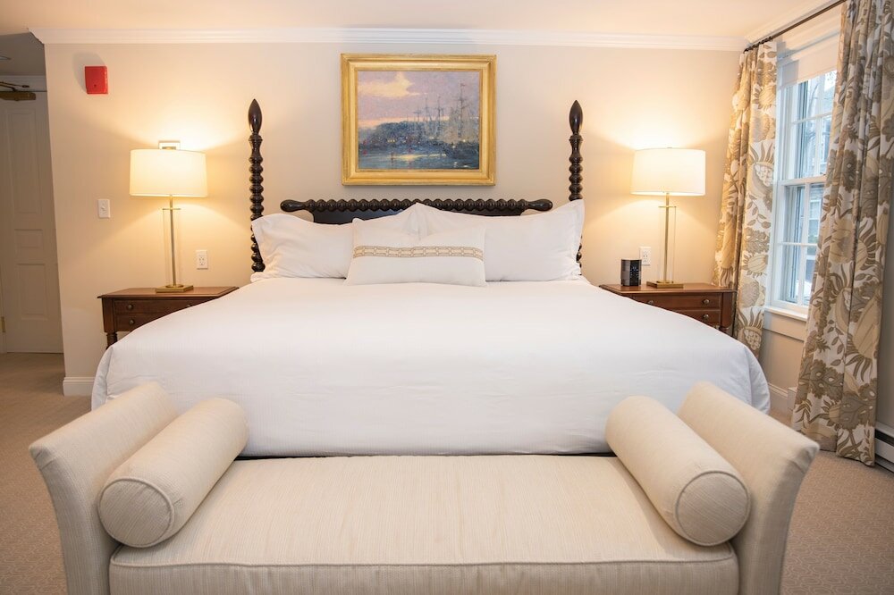 Фото Jared Coffin House