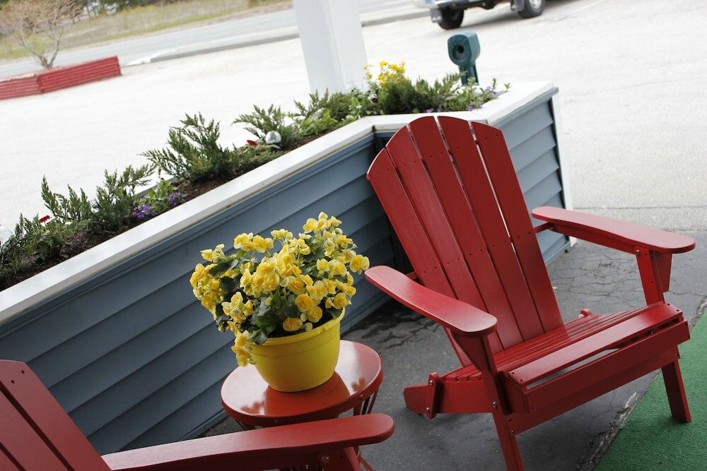 Фото Colonial Inn Ellsworth