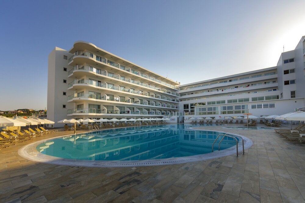 Фото Tofinis Hotel