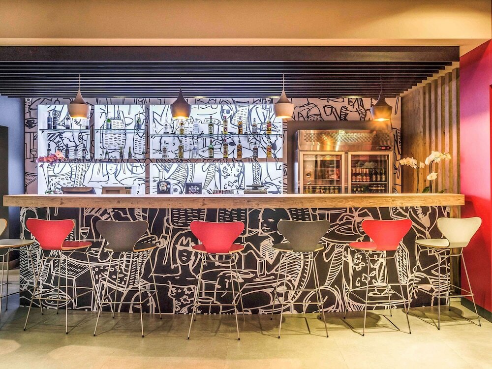 Фото Ibis Porto Alegre Assis Brasil