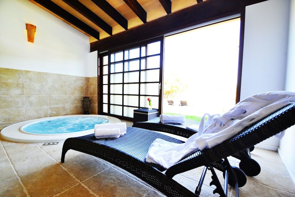 Фото Bennoc Petit Hotel