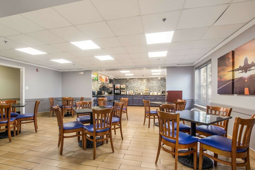 Фото Quality Inn & Suites Cvg Airport