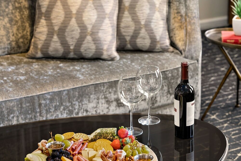 Фото Magnolia Hotel Houston, A Tribute Portfolio Hotel