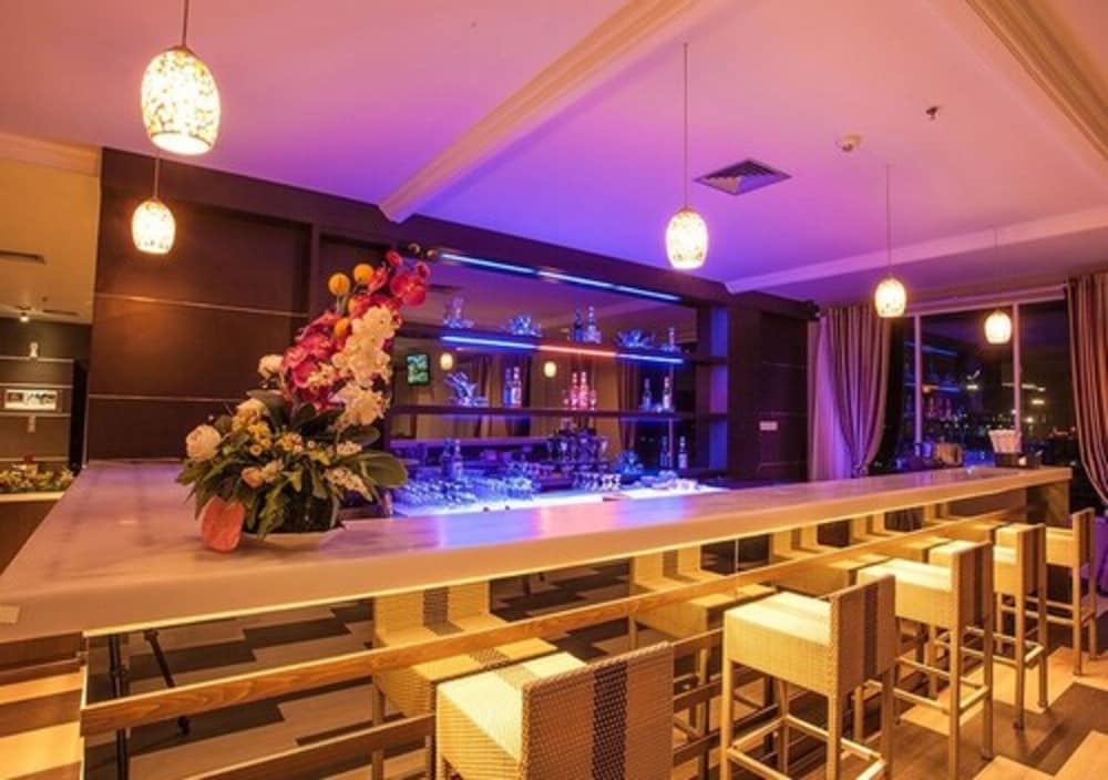 Фото King's Hotel Nagoya Batam