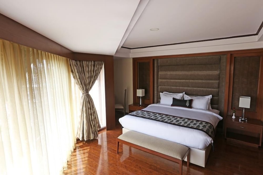 Фото Golden Tulip Jaipur