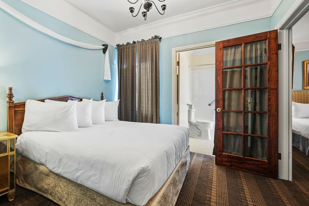 Фото Fitzgerald Hotel