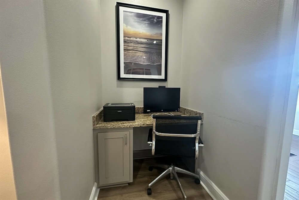 Фото Days Inn by Wyndham Adel I 75