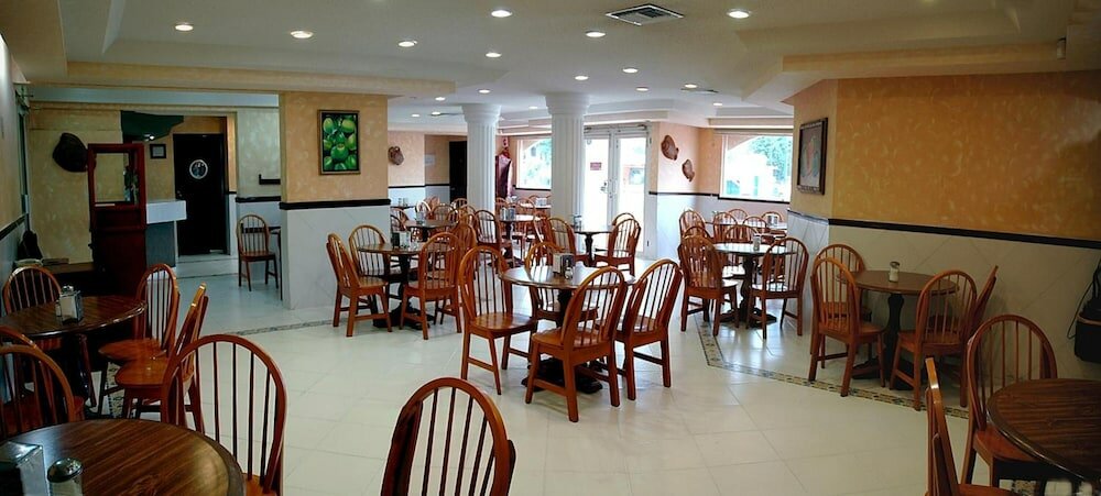 Фото Hotel Miramar Inn