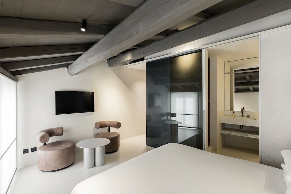 Фото Hotel Scenario