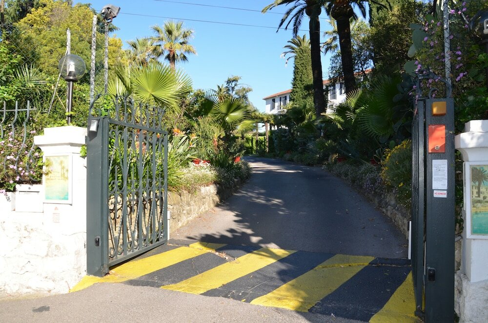 Фото Hotel des Mimosas