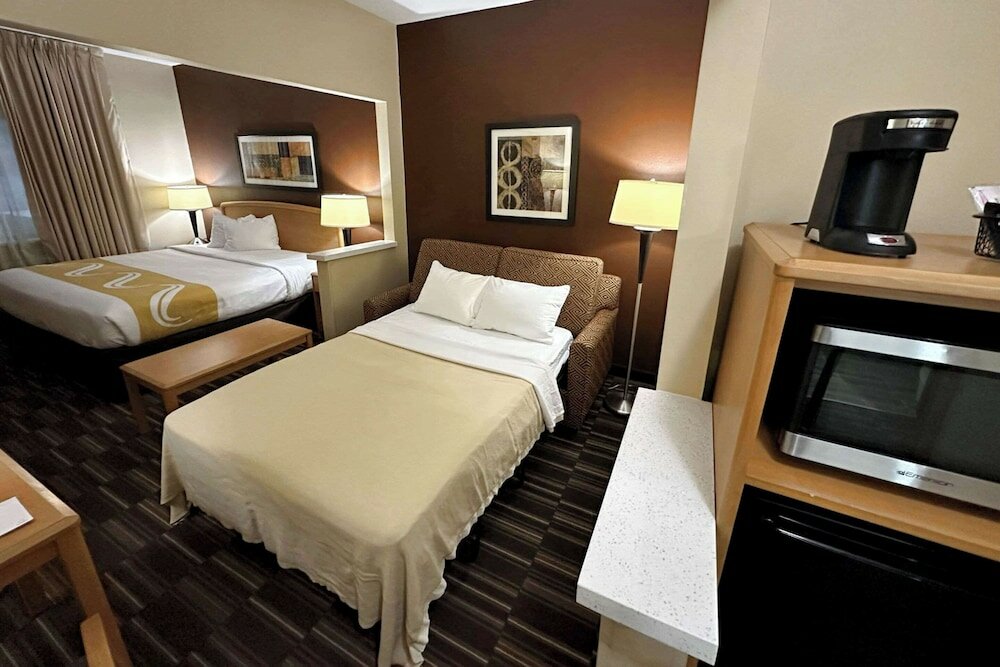 Фото Quality Suites Near West Acres